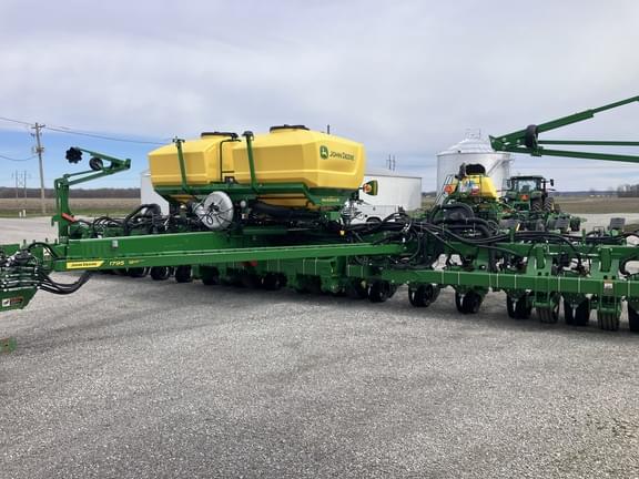 Image of John Deere 1795 Primary image