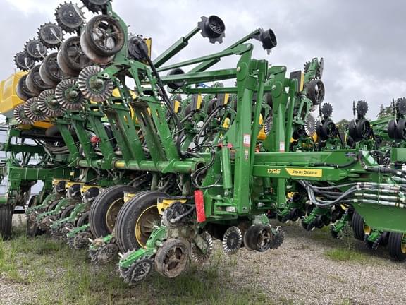 Image of John Deere 1795 Primary image