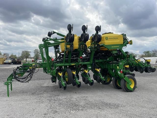 Image of John Deere 1795 equipment image 2
