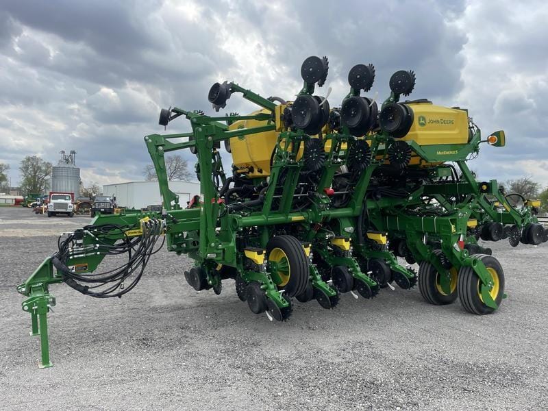 2025 John Deere 1795 Equipment Image0