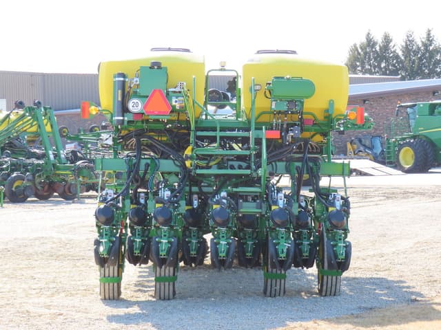 Image of John Deere 1795 equipment image 3