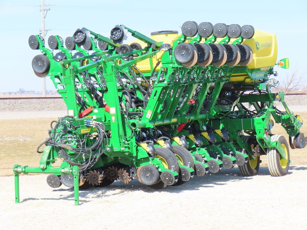 2025 John Deere 1795 Equipment Image0