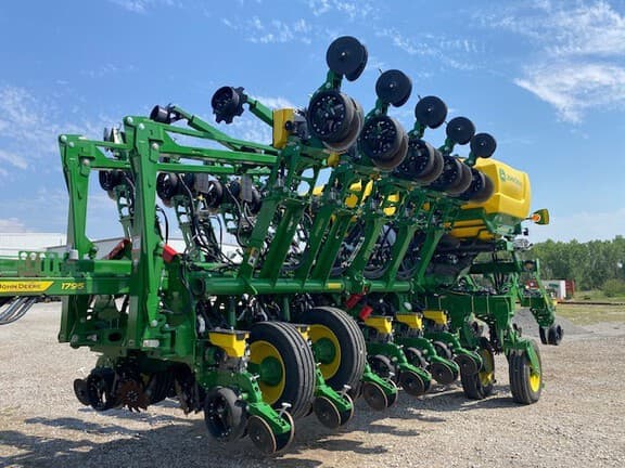 Image of John Deere 1795 equipment image 2