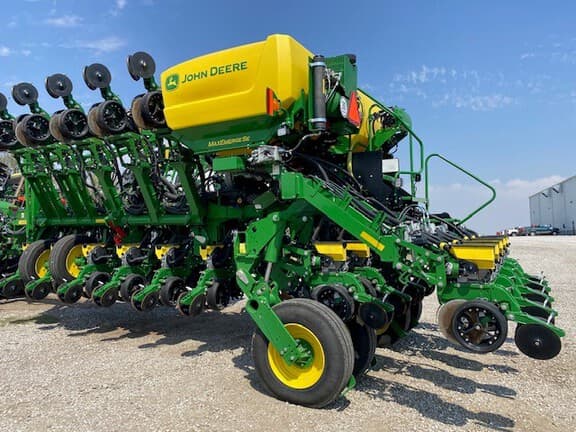 Image of John Deere 1795 equipment image 3