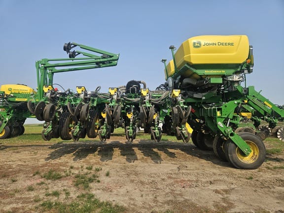 2025 John Deere 1795 Equipment Image0