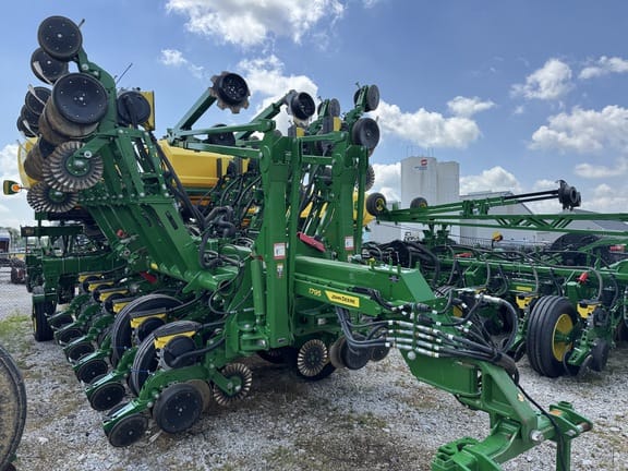 2025 John Deere 1795 Equipment Image0