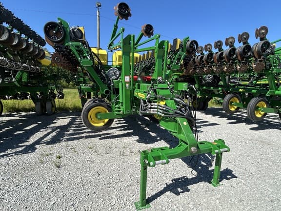 Image of John Deere 1795 equipment image 1