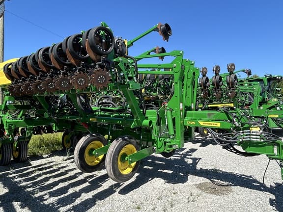 Image of John Deere 1795 equipment image 2