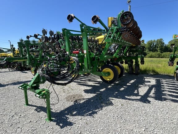 2025 John Deere 1795 Equipment Image0