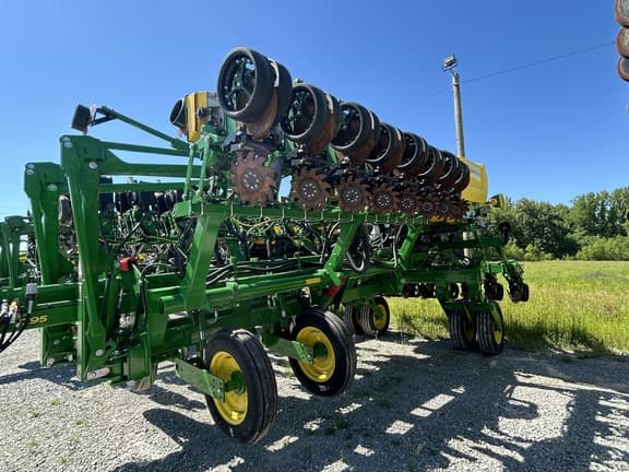 Image of John Deere 1795 equipment image 3