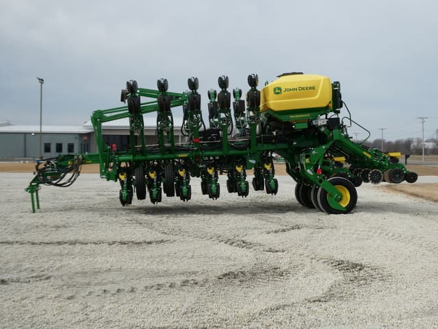 Image of John Deere 1795 equipment image 3