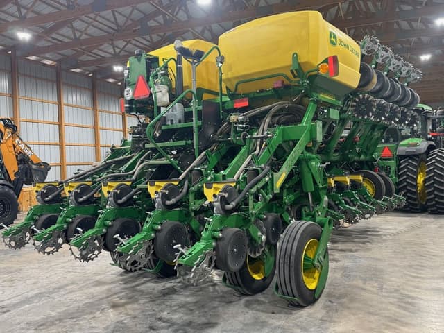 Image of John Deere 1795 equipment image 4