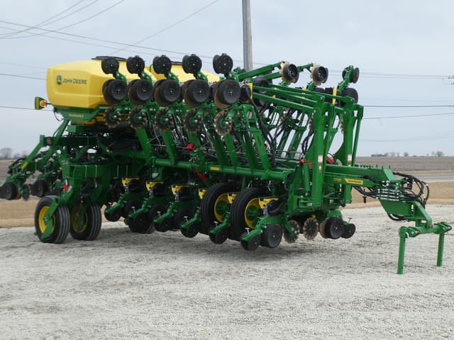 Image of John Deere 1795 equipment image 2