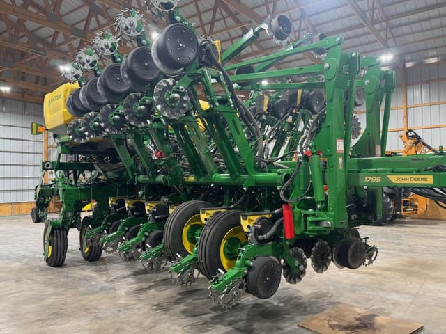 Image of John Deere 1795 equipment image 1