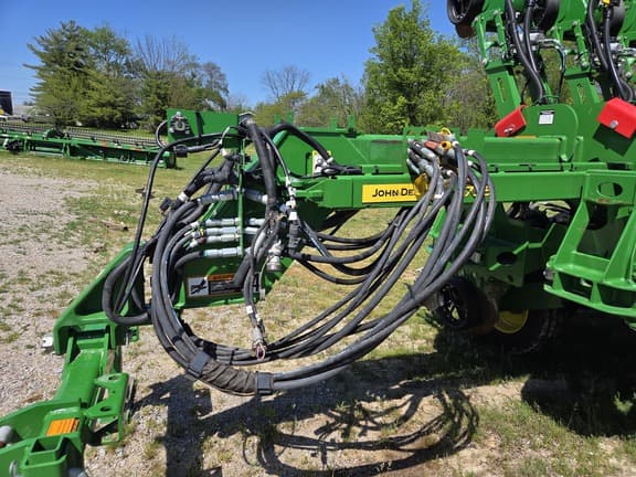 Image of John Deere 1795 equipment image 4