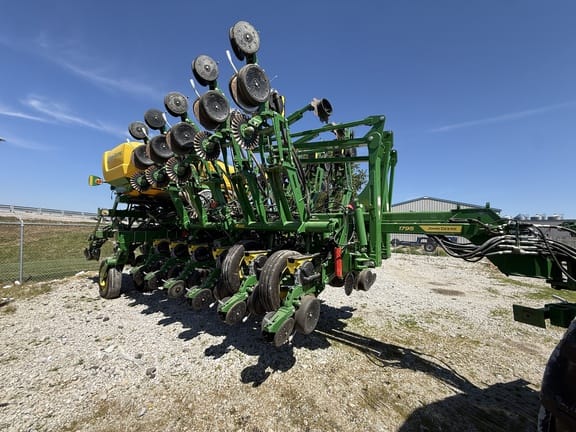 2025 John Deere 1795 Equipment Image0