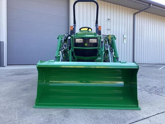 Image of John Deere 2025R equipment image 1