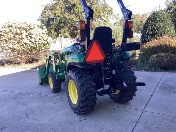 Image of John Deere 2025R equipment image 3
