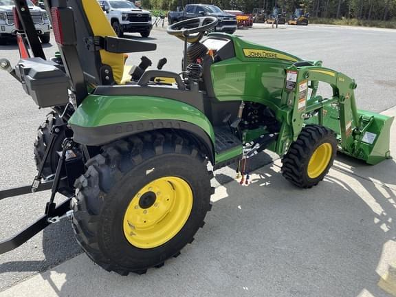 Image of John Deere 2025R equipment image 3