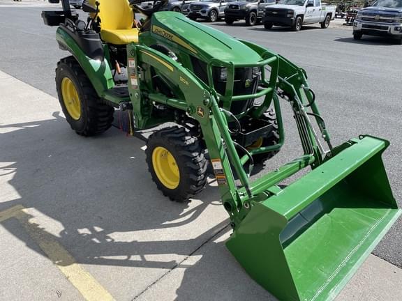 Image of John Deere 2025R equipment image 4