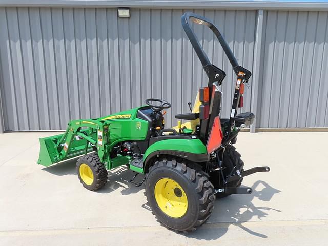 Image of John Deere 2025R equipment image 3