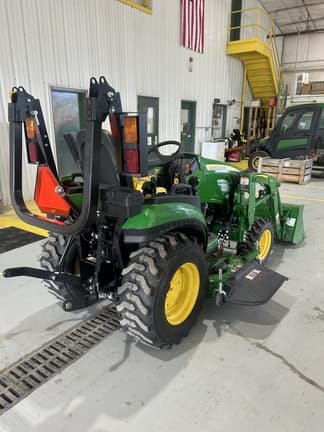 Image of John Deere 2025R equipment image 3