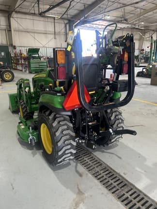 Image of John Deere 2025R equipment image 2