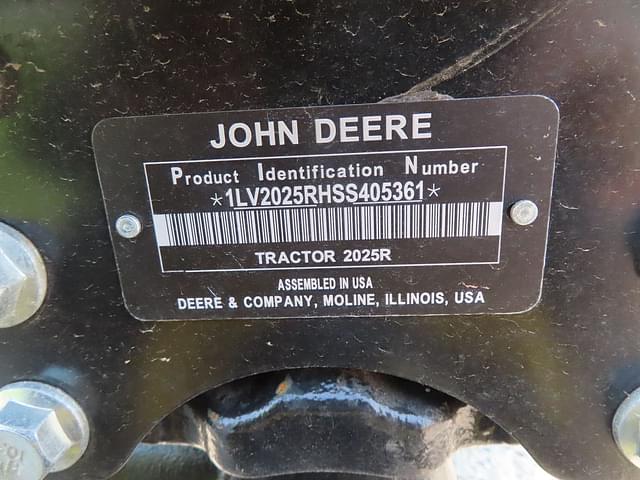 Image of John Deere 2025R equipment image 4