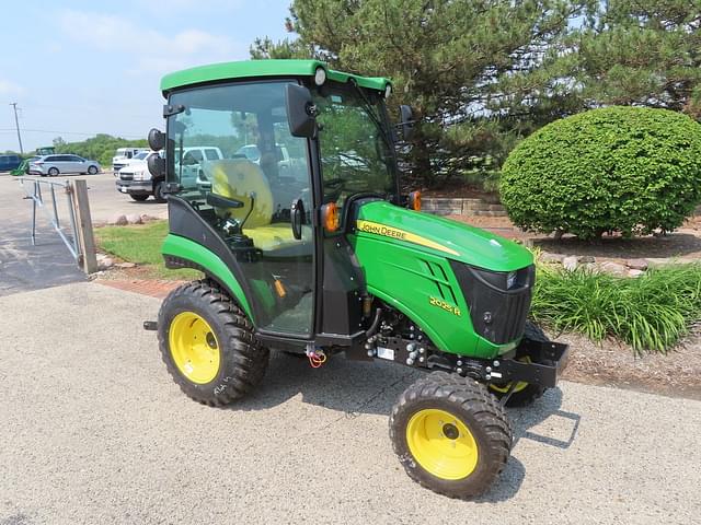 Image of John Deere 2025R equipment image 2