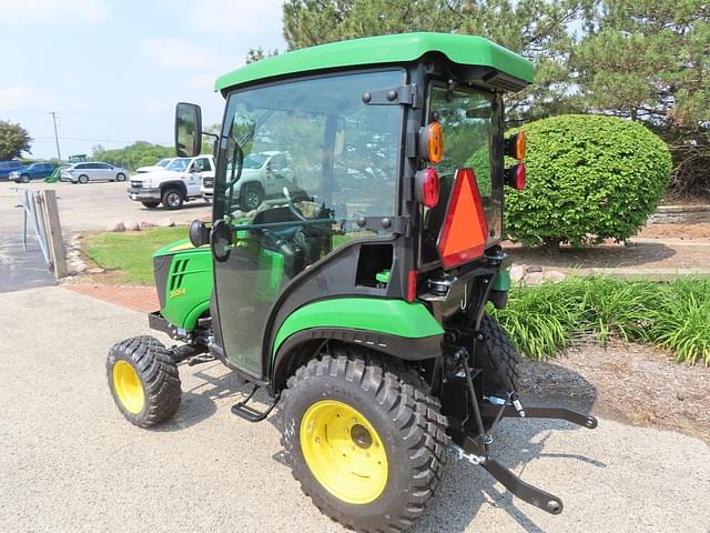 Image of John Deere 2025R equipment image 1