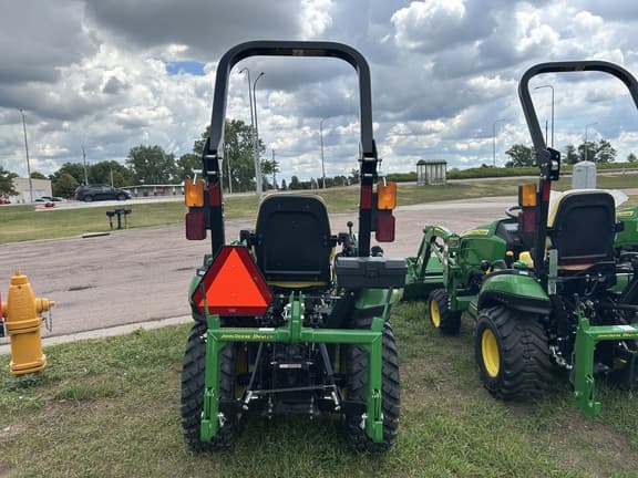 Image of John Deere 2025R equipment image 4