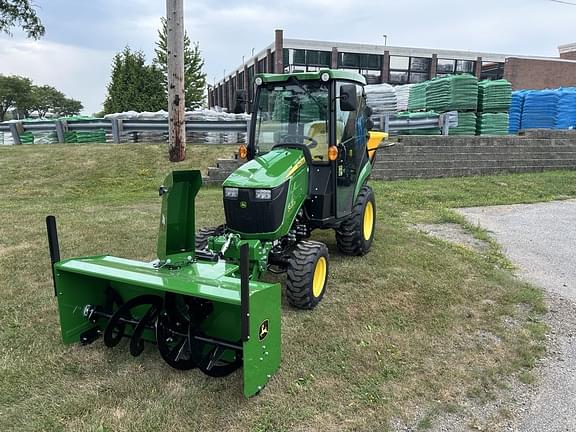 Image of John Deere 2025R equipment image 2