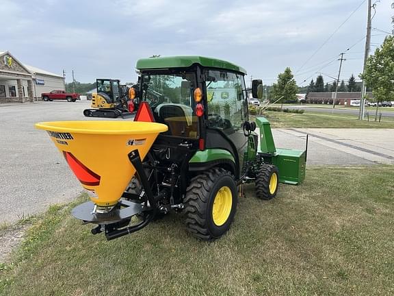 Image of John Deere 2025R equipment image 3