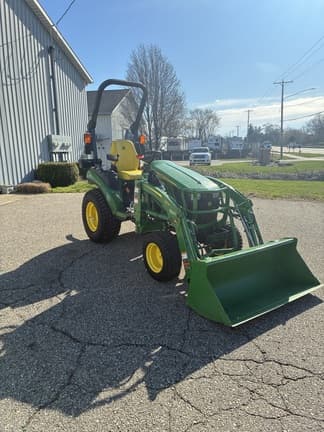 Image of John Deere 2025R equipment image 1