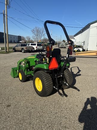 Image of John Deere 2025R equipment image 3
