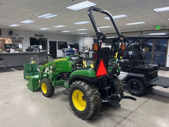 Image of John Deere 2025R equipment image 2