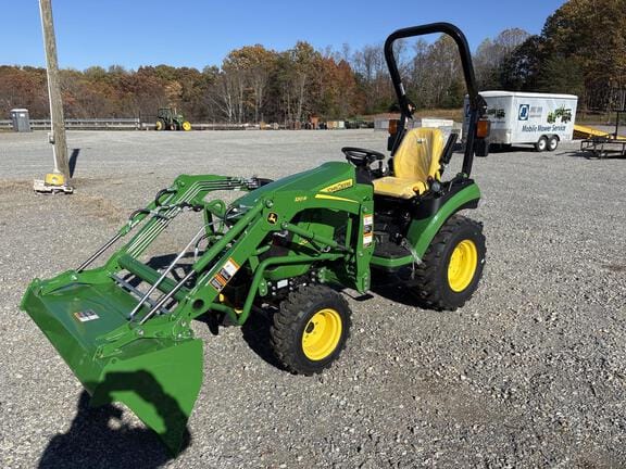 2025 John Deere 2025R Equipment Image0