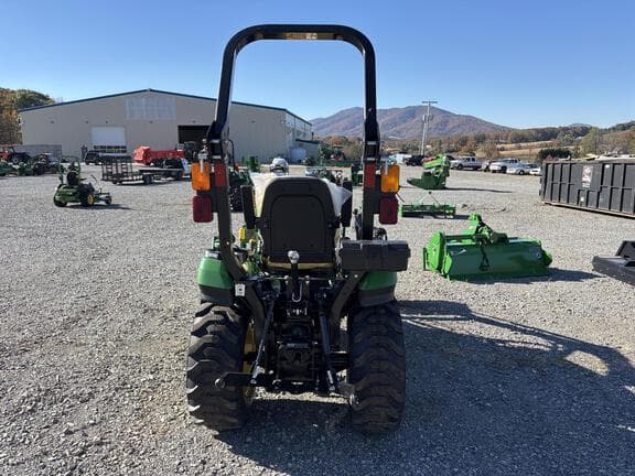 Image of John Deere 2025R equipment image 3