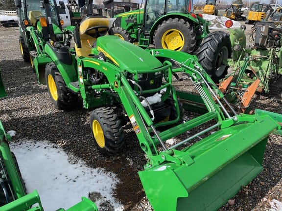 2025 John Deere 2025R Equipment Image0