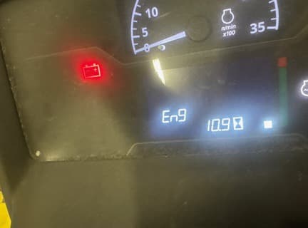 Image of John Deere 2025R Image 1