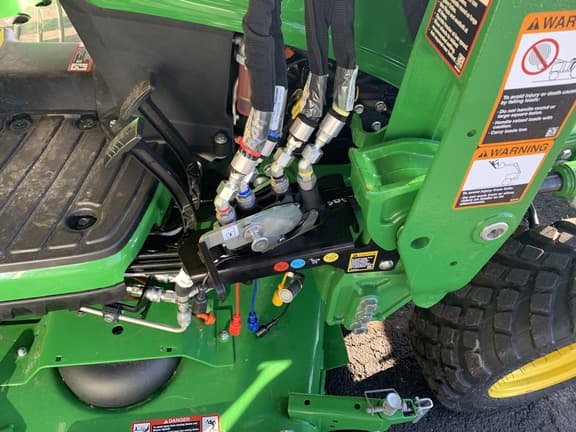 Image of John Deere 2025R equipment image 2