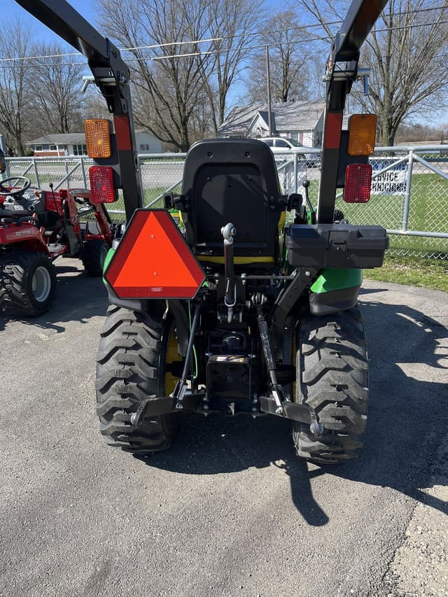 Image of John Deere 2025R equipment image 2