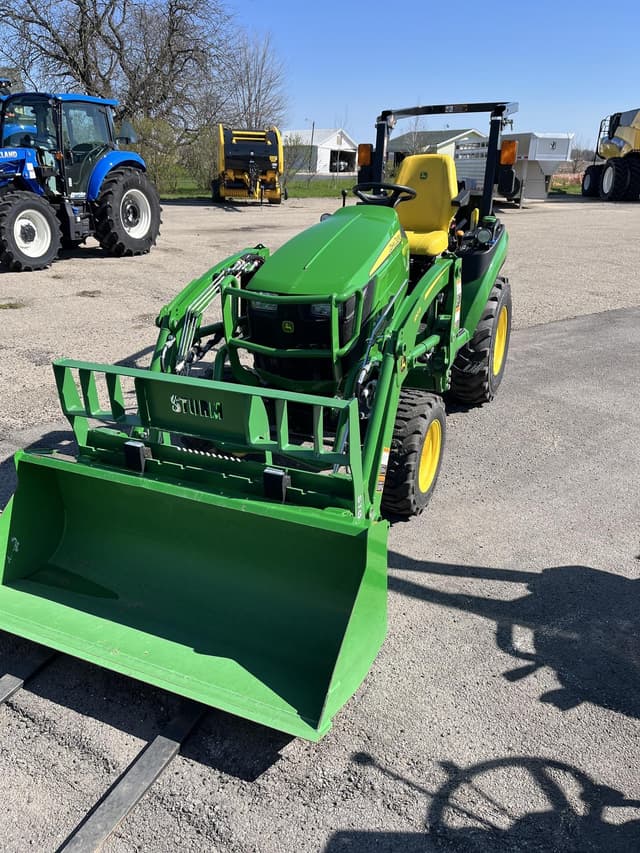 Image of John Deere 2025R equipment image 4