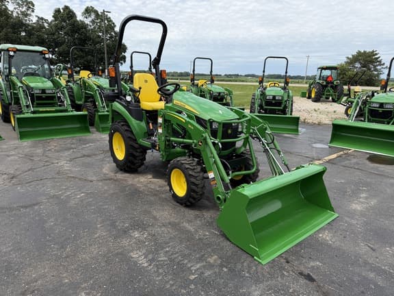 Image of John Deere 2025R equipment image 2