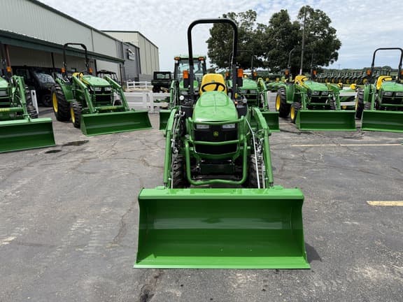 Image of John Deere 2025R equipment image 1