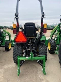 Image of John Deere 2025R equipment image 3