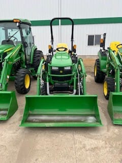 2025 John Deere 2025R Equipment Image0
