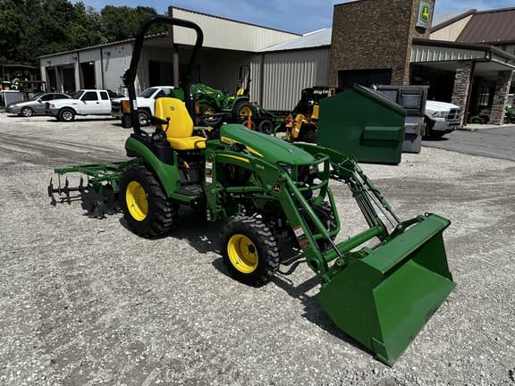 Image of John Deere 2025R equipment image 4