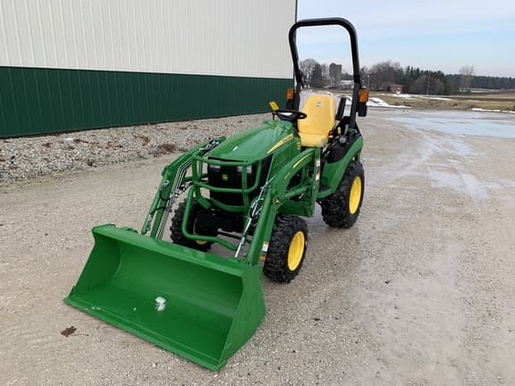 Image of John Deere 2025R equipment image 1