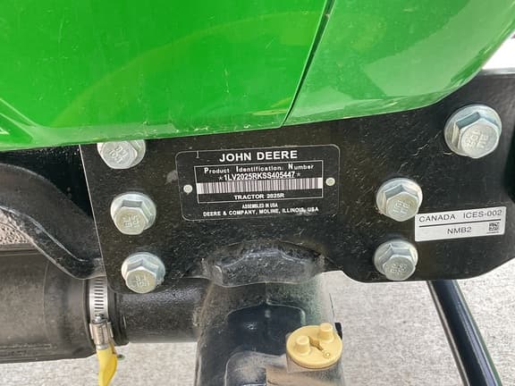 Image of John Deere 2025R equipment image 3